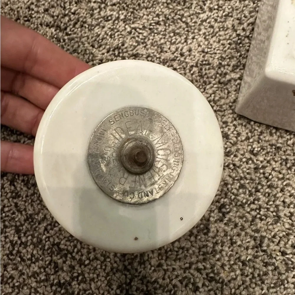 VINTAGE IDL Senior Moistener White Porcelain Envelope Stamp Roller MADE IN USA